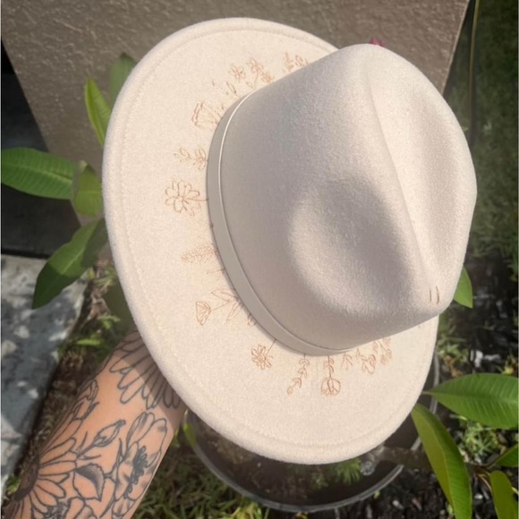 Hand burned felt hat “I can buy myself flowers” - Picture 2 of 2